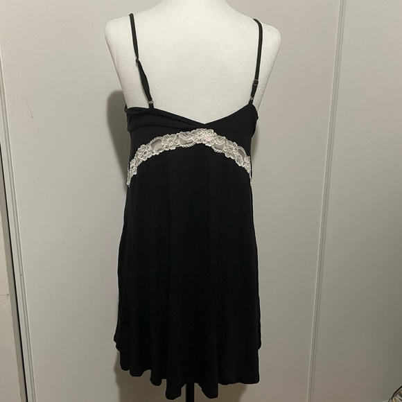 Victoria’s Secret black and white slip dress with lace detail - Picture 4 of 10